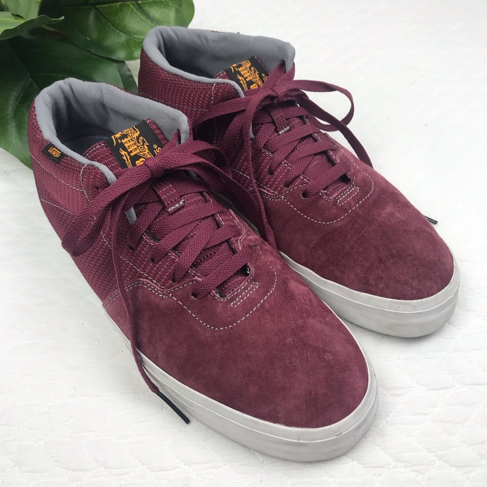 Van’s CAB Lite Ultra Cush Men’s Burgundy Suede Hightops Size 10